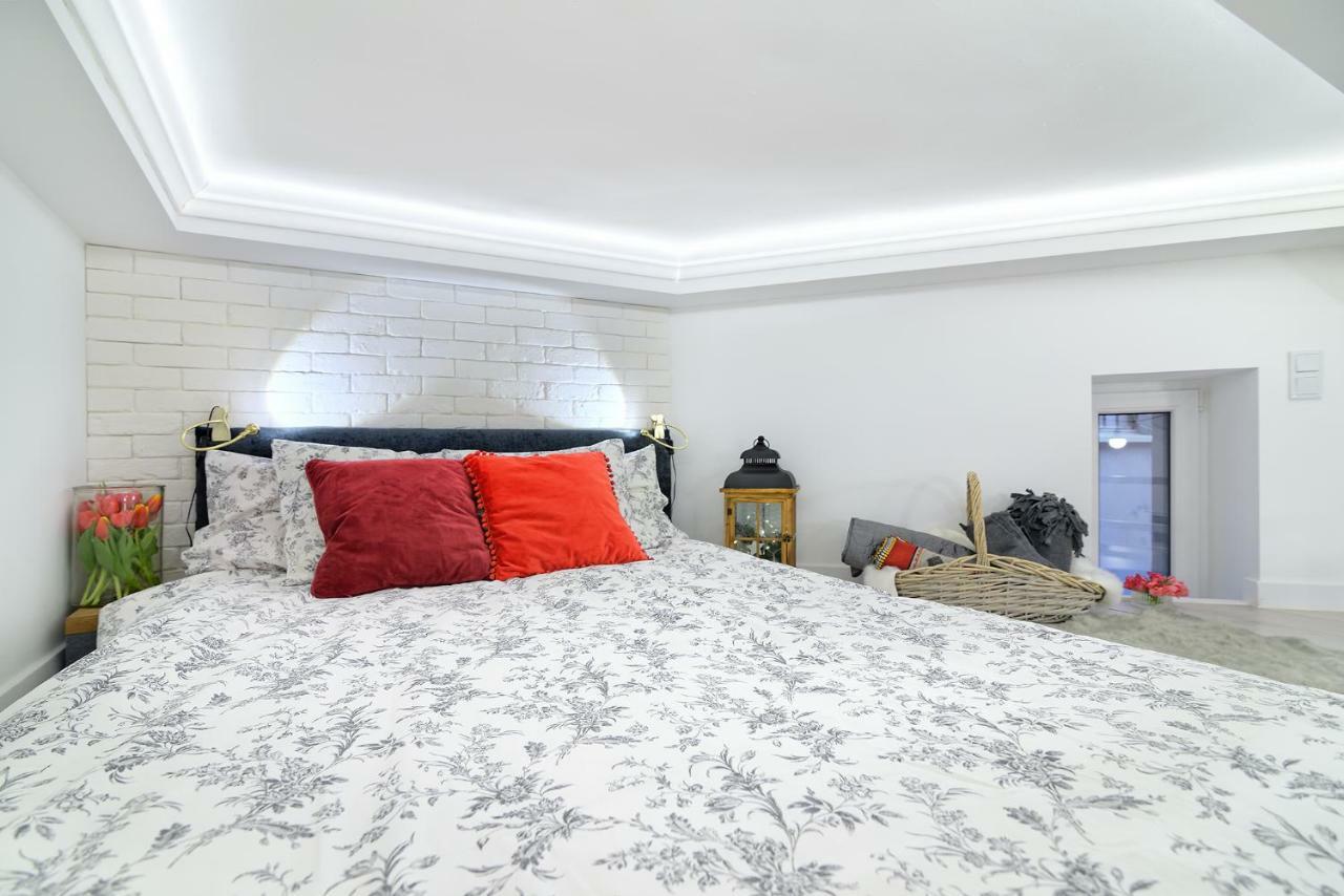 R&R Apart Cracow คราคูฟ ภายนอก รูปภาพ
