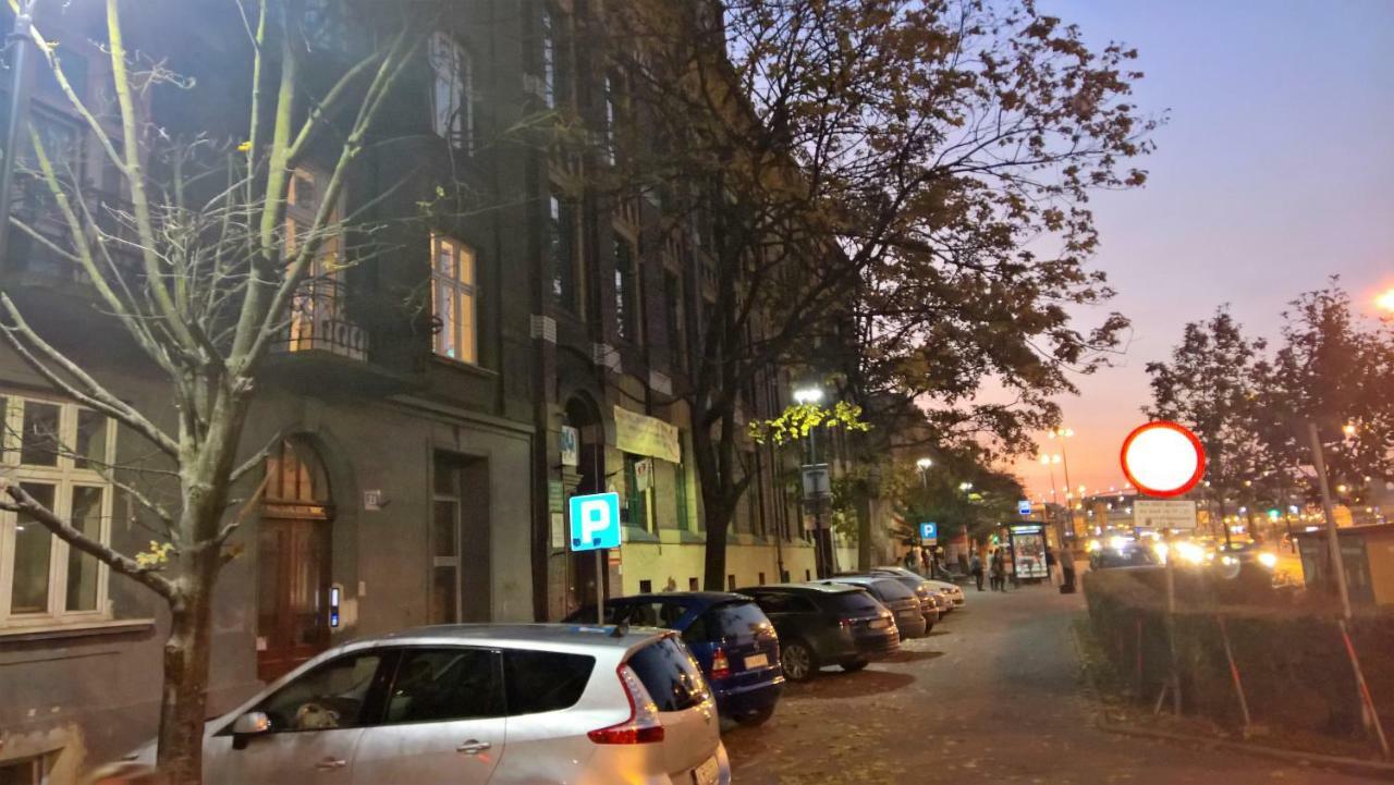 R&R Apart Cracow คราคูฟ ภายนอก รูปภาพ